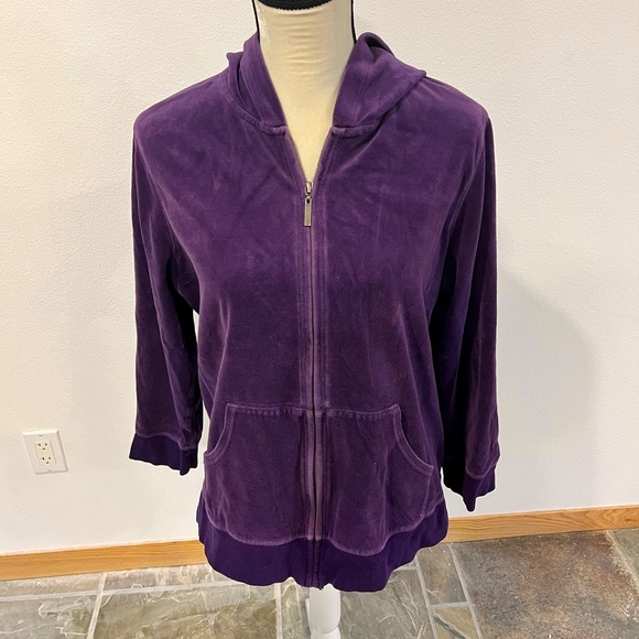 Avenue Tops - Women’s zip up hoodie